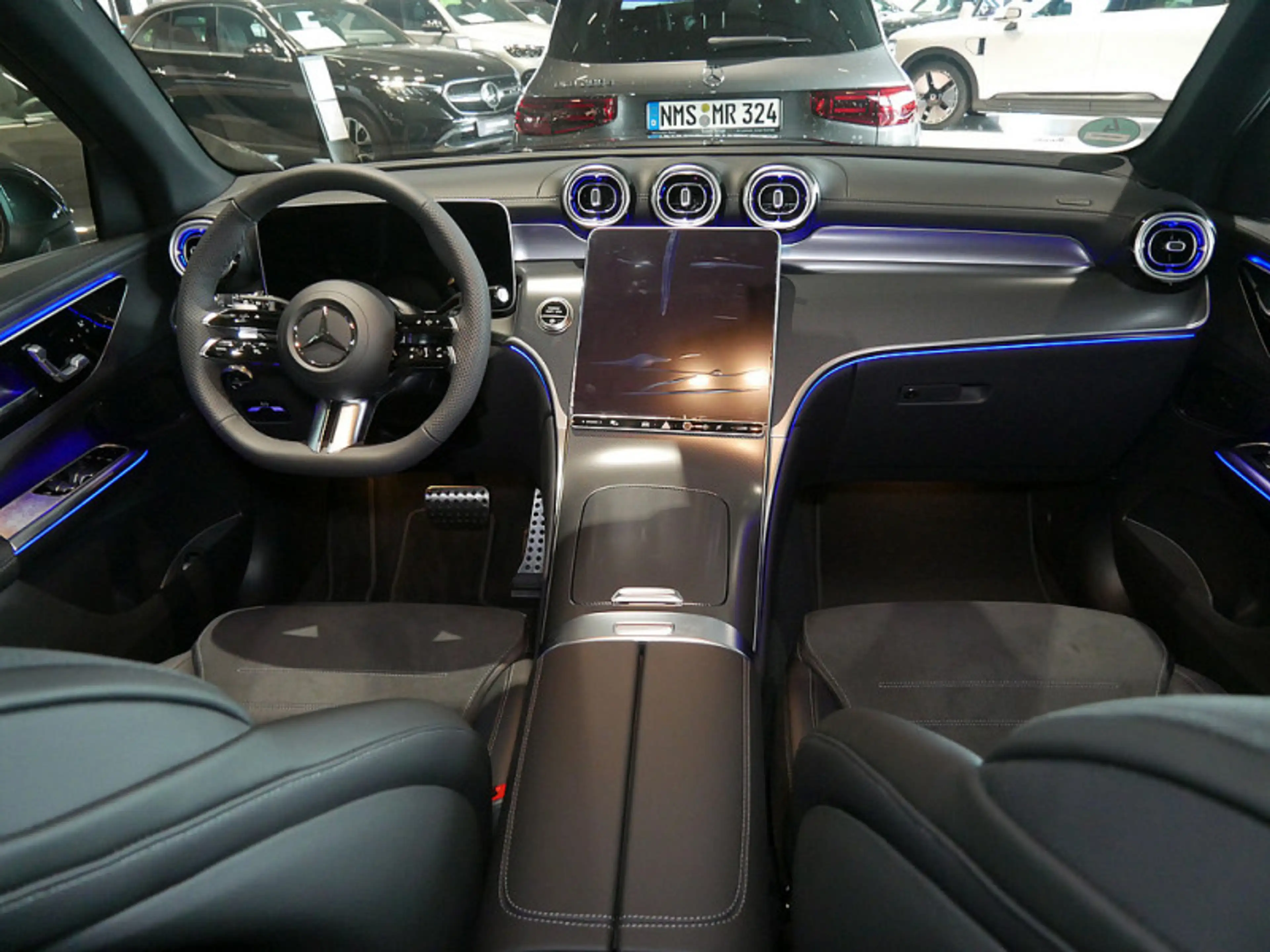 Mercedes-Benz GLC 200 4MATIC AMG MEMO 360 AHK DISTR KAMERA PDC — photo 8