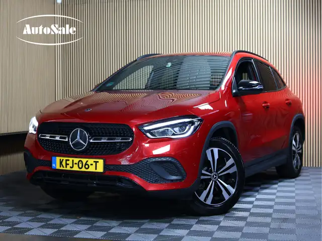 Mercedes-Benz GLA 250 e AMG Line AVM CARPLAY NAVI CLIMA PDC CRUISE CAMER