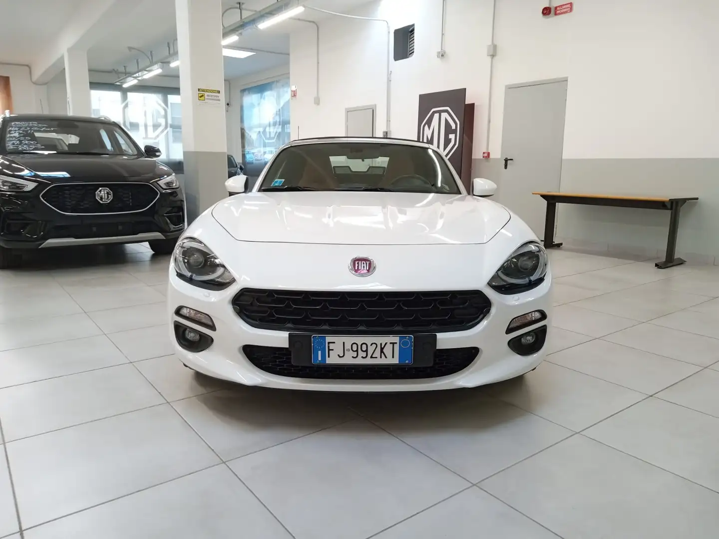 Fiat 124 Spider 1.4 m-air Lusso Bianco - 2