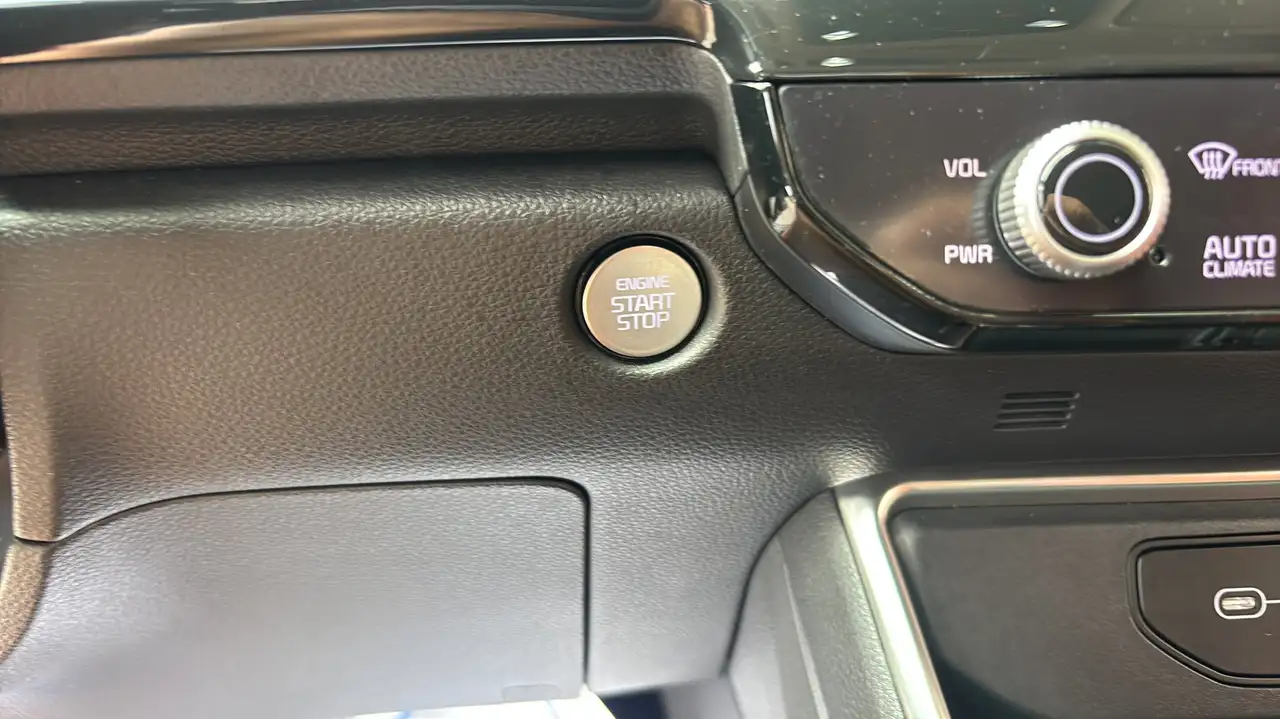 Kia Carnival снимка Kia Carnival