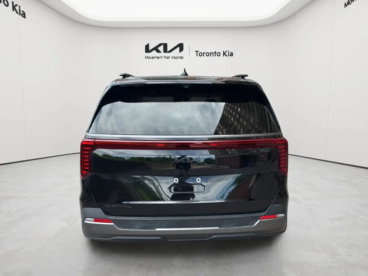 Kia Carnival снимка Kia Carnival