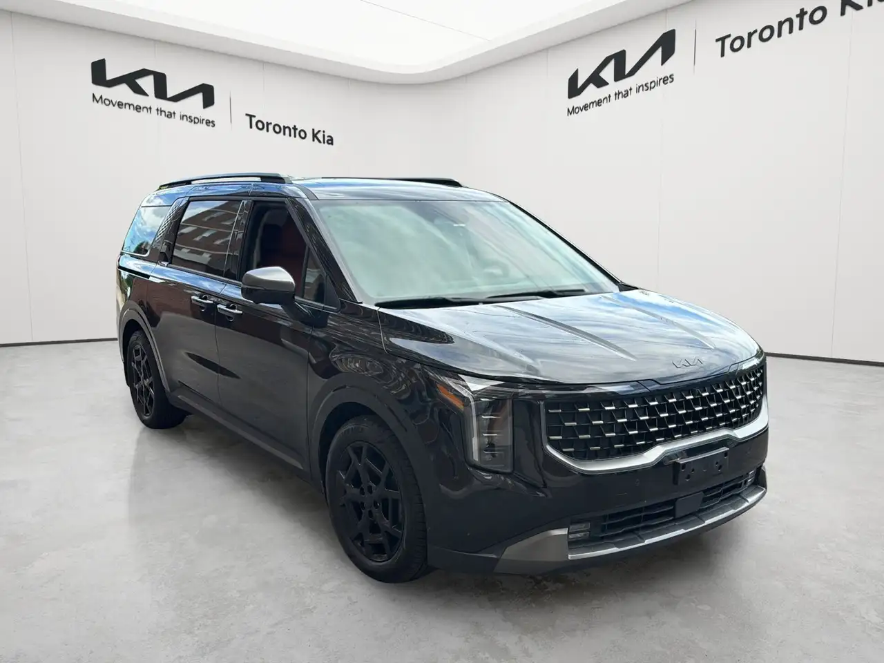 Kia Carnival снимка Kia Carnival