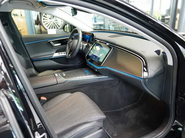 Mercedes-Benz E-Class view 10