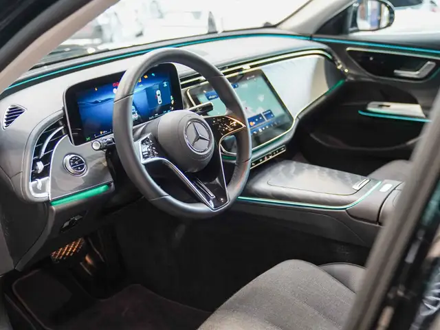 Mercedes-Benz E-Class view 15