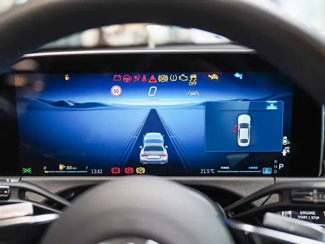 Mercedes-Benz E-Class view 17