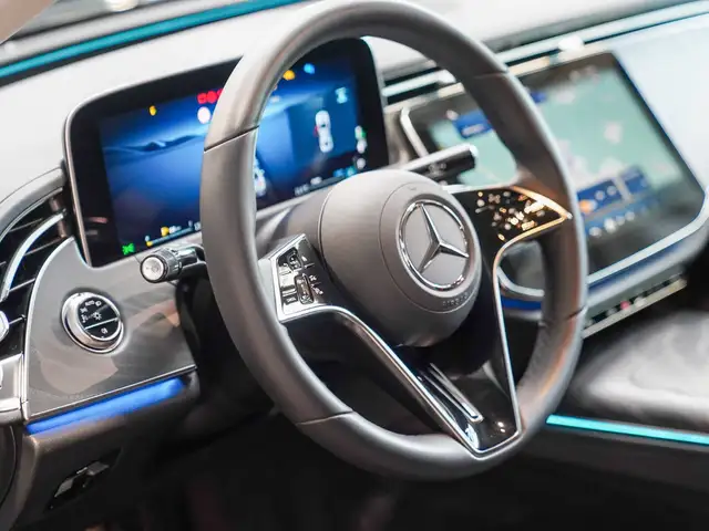 Mercedes-Benz E-Class view 16