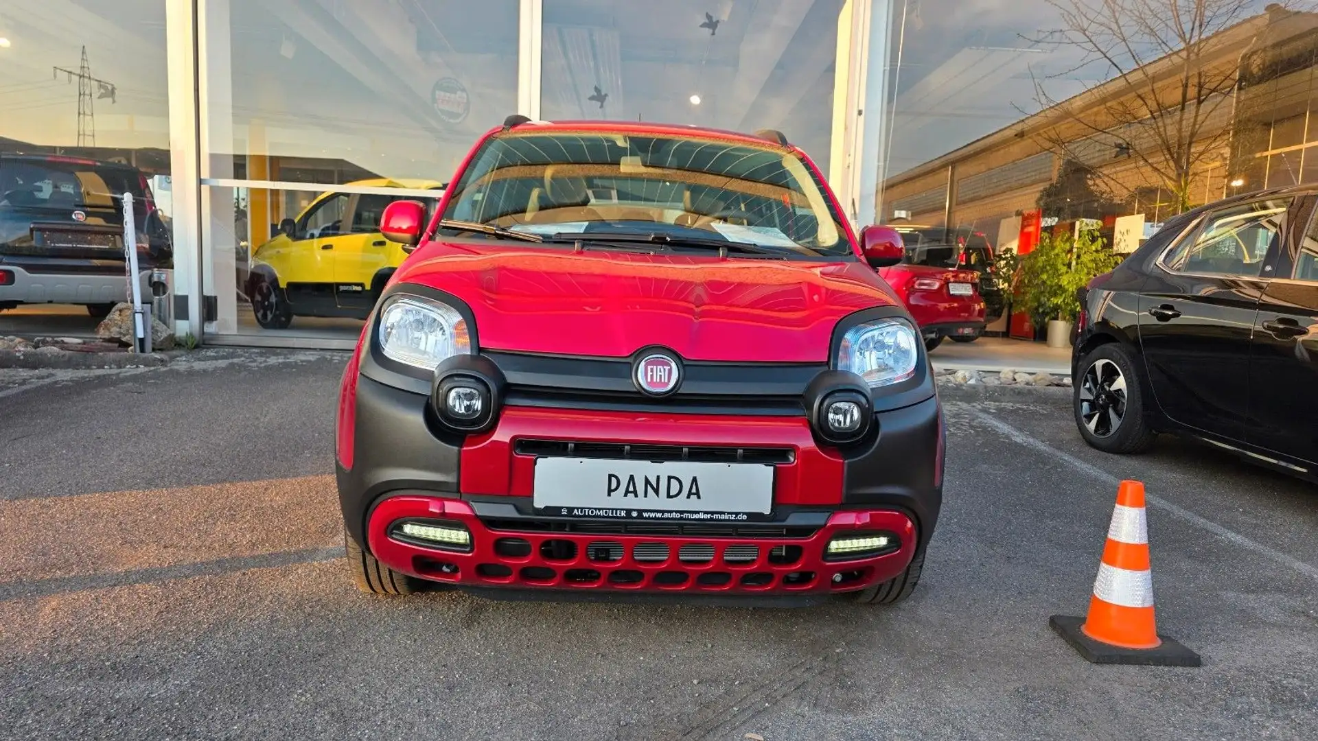 Fiat Panda 1.0 Hybrid 70 PS "RED"-Klima, CarPlay, PDC Rojo - 2