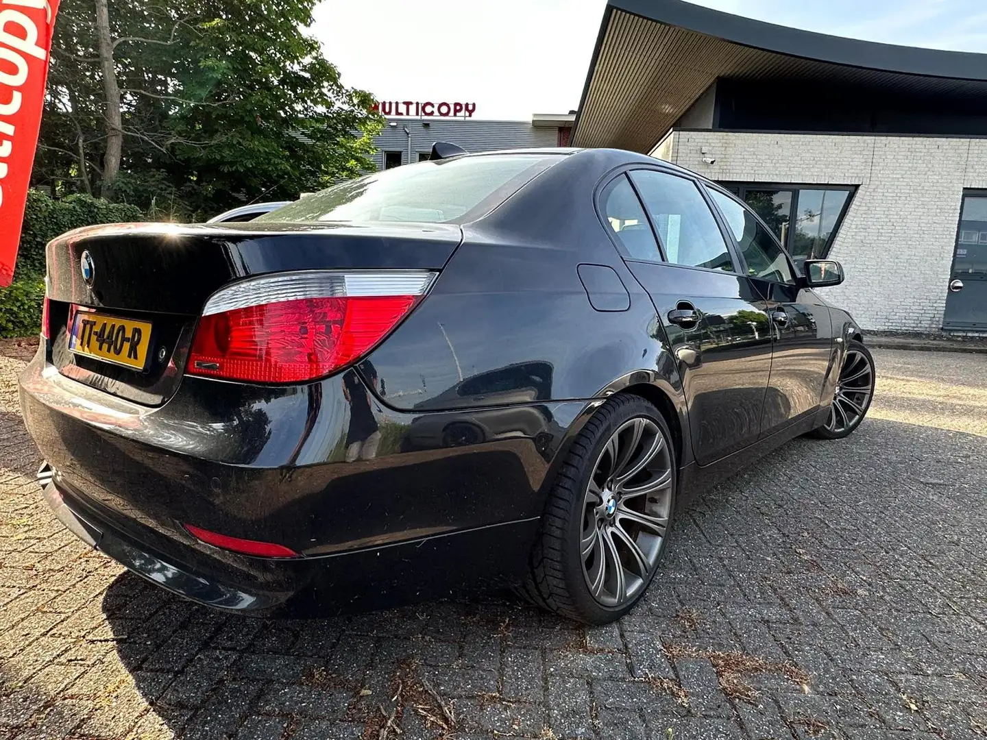 BMW 525 525 525i crna - 1