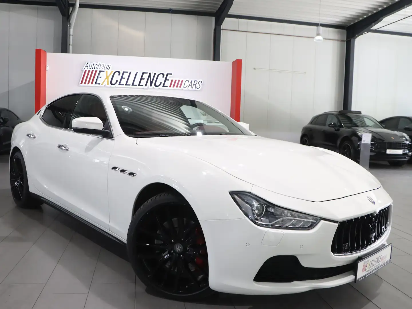 Maserati Ghibli S Q4 3.0 V6 WHITE & RED / TOLLES FAHRZEUG Weiß - 2