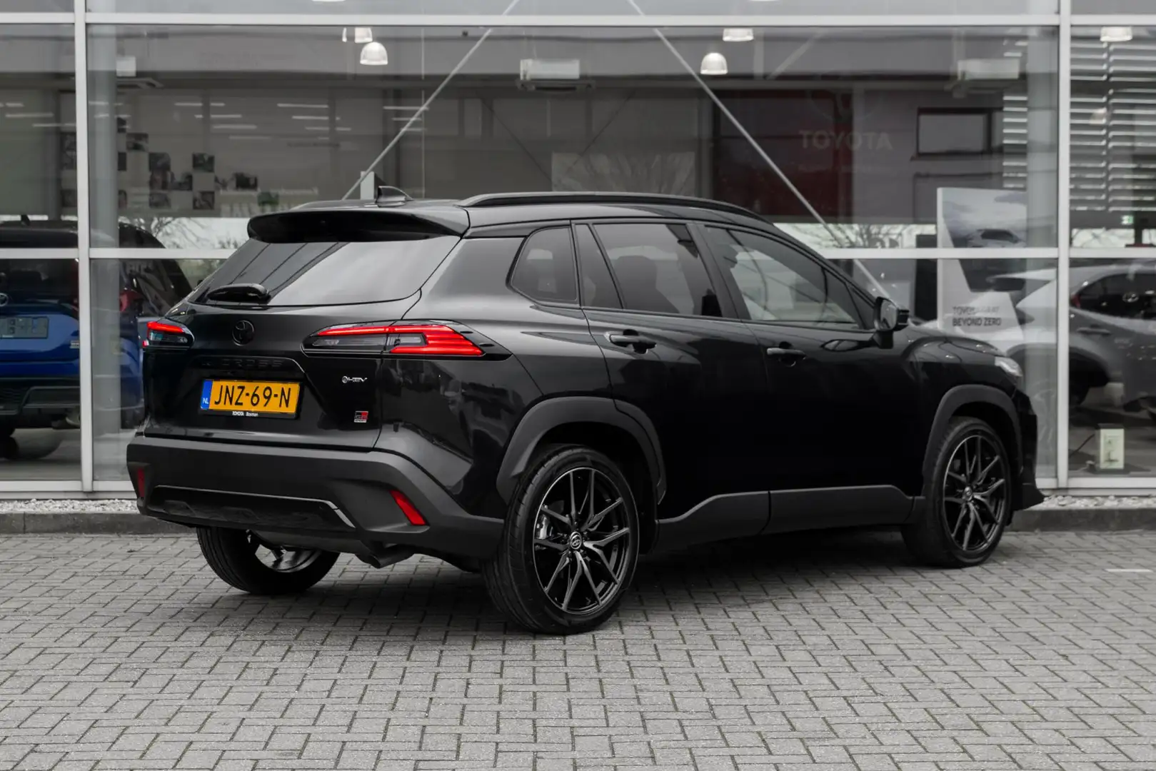 Toyota Corolla Cross Hybrid 180 GR Sport Noir - 2