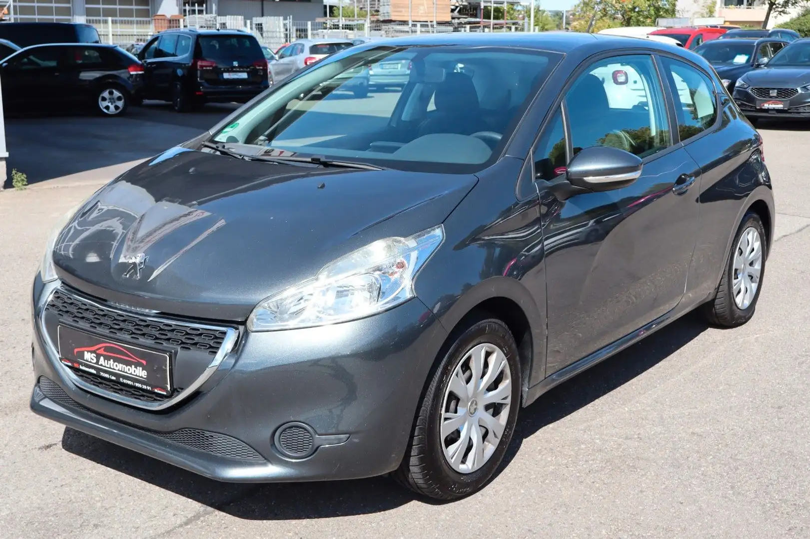 Peugeot 208 Active_Klima_Tempomat_86TKM Grau - 1
