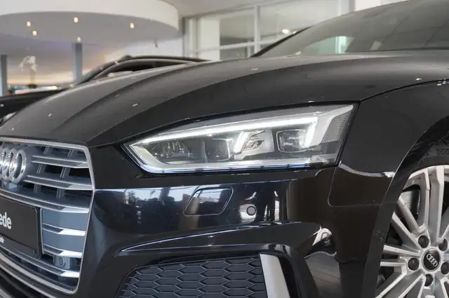 Audi S5 view 4