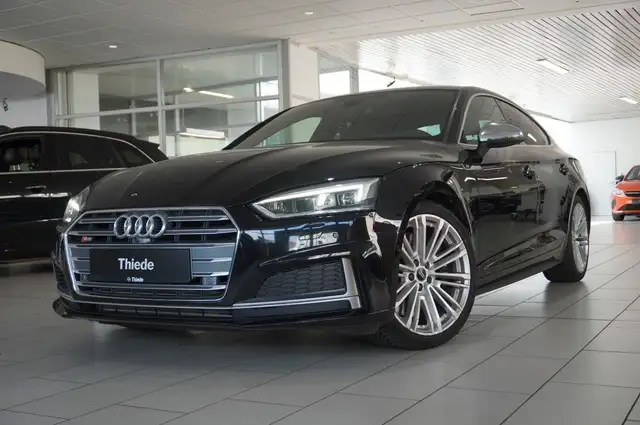 Audi S5 view 3