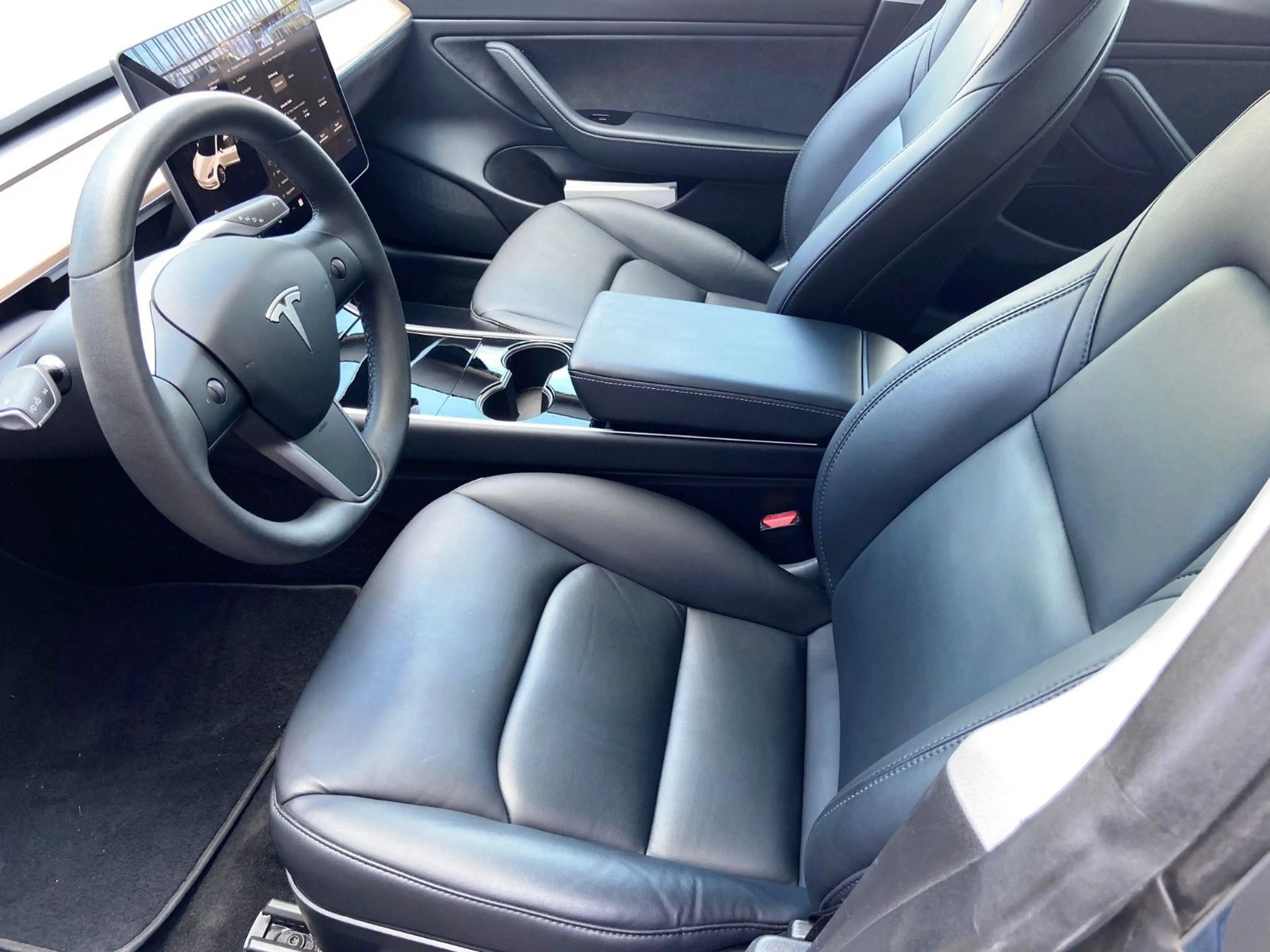 Tesla Model 3 Standard Range RWD 19" Alu SOH 94,6 — photo 3
