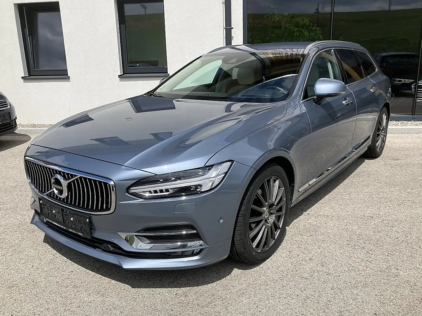 Volvo V90 V 90 D4 AWD DPF Inscription (EURO 6d-TEMP) Blau - 1