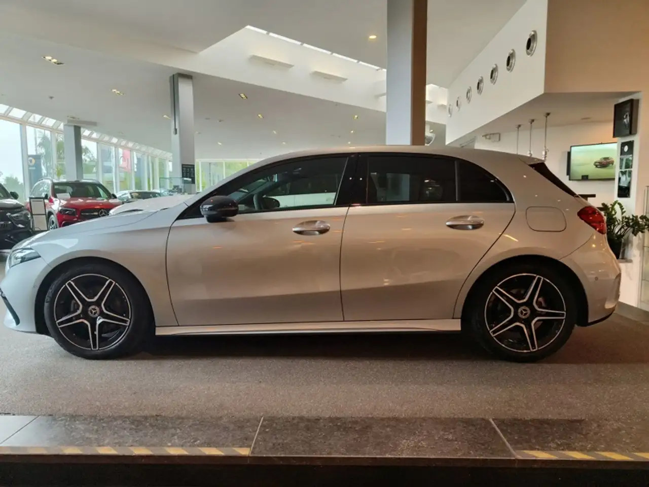 Mercedes-Benz A-Class 2026 — фото 13