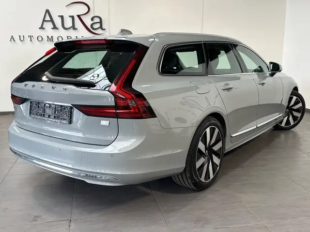 Volvo V90 view 4