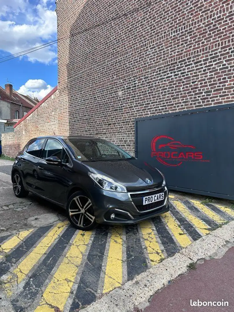 Peugeot 208 gt line Gris - 1