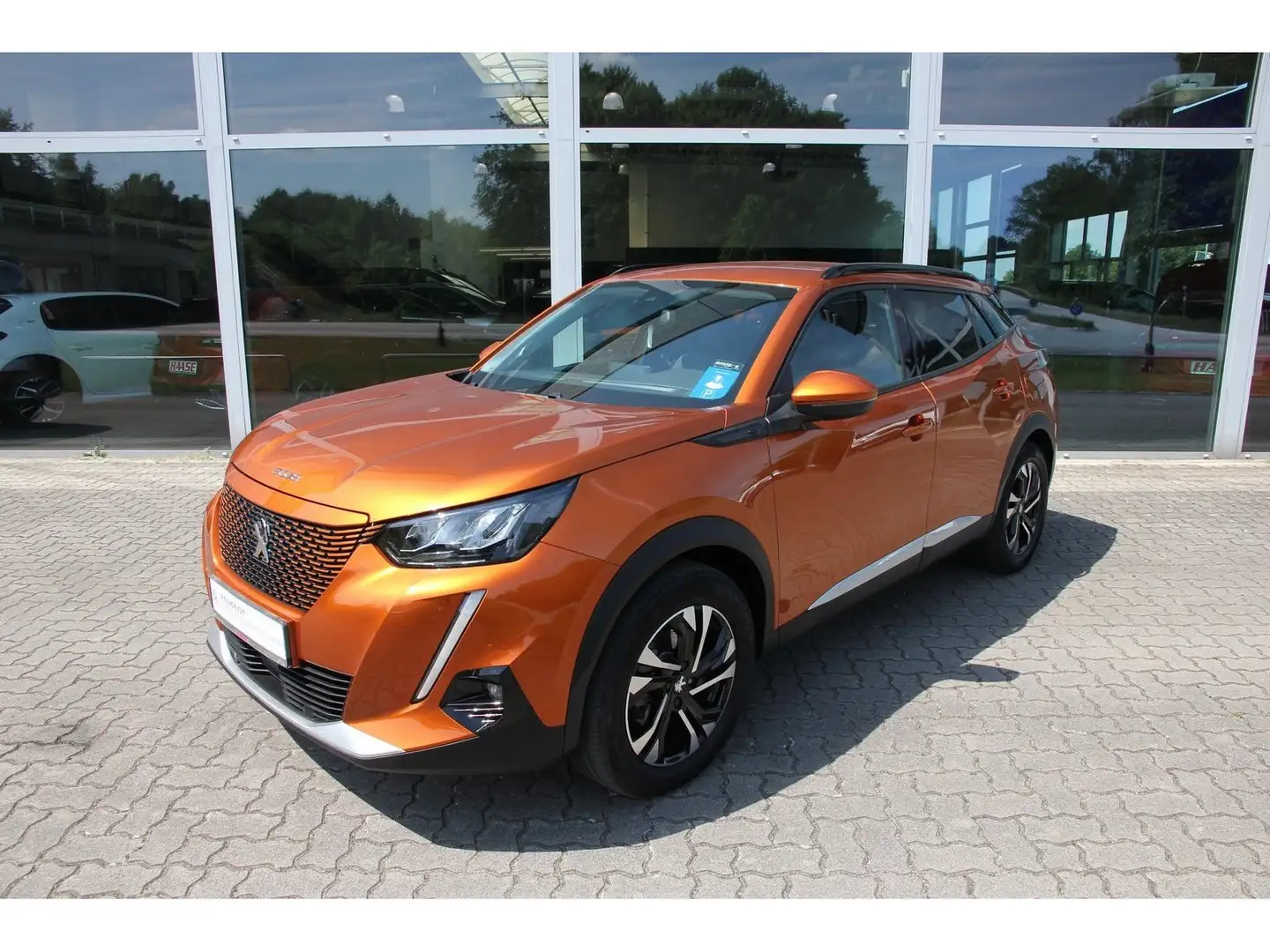 Peugeot 2008 (e-) Allure Pack 136 11KW RFK Carplay Orange - 1