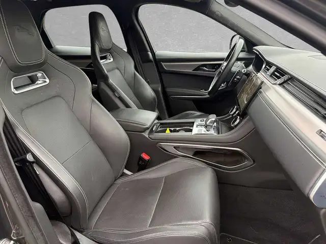 Jaguar F-Pace view 3