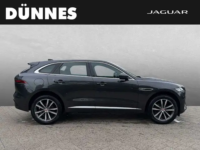 Jaguar F-Pace view 6