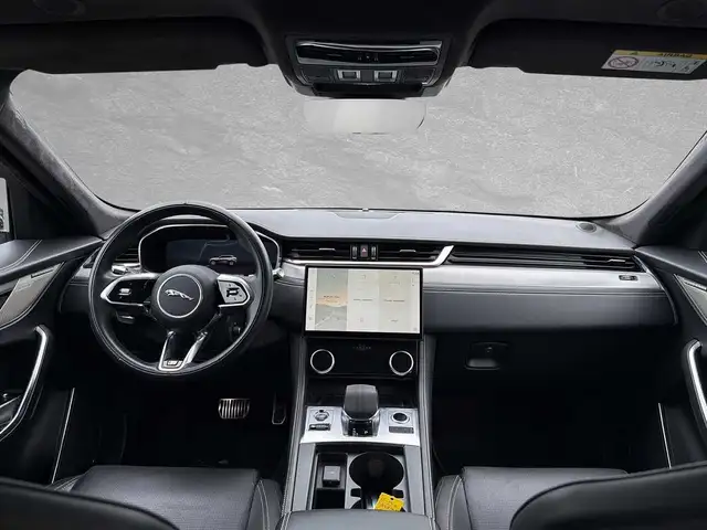 Jaguar F-Pace view 4