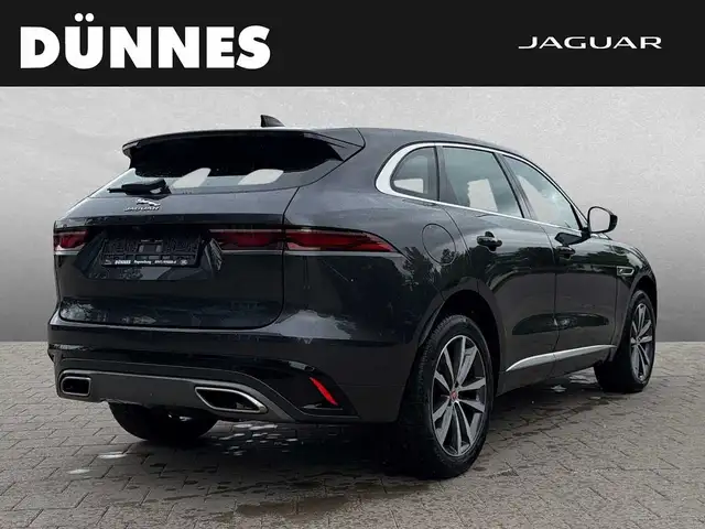 Jaguar F-Pace view 2
