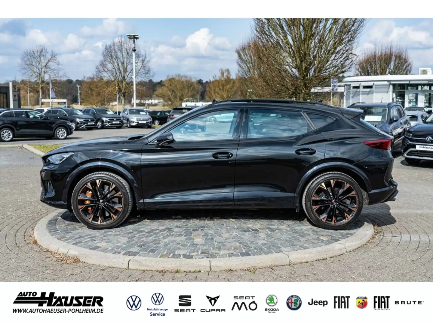 CUPRA Formentor VZ Extreme 2.0 TSI DSG 4Drive AKRAPOVIC PANO AHKV Schwarz - 2