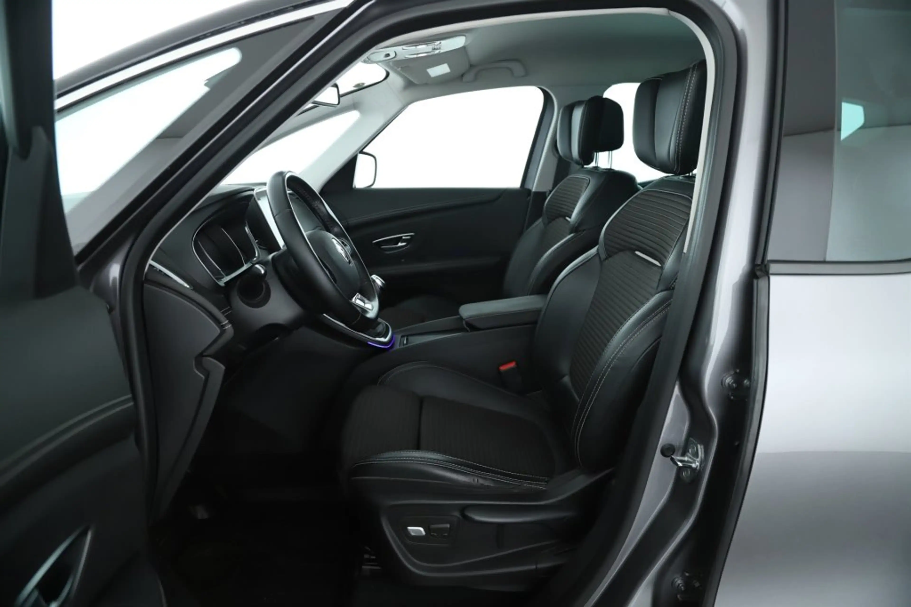 Renault Scenic Energy TCe 130 BOSE NAVI TELEFON NUR 66.600KM — photo 10