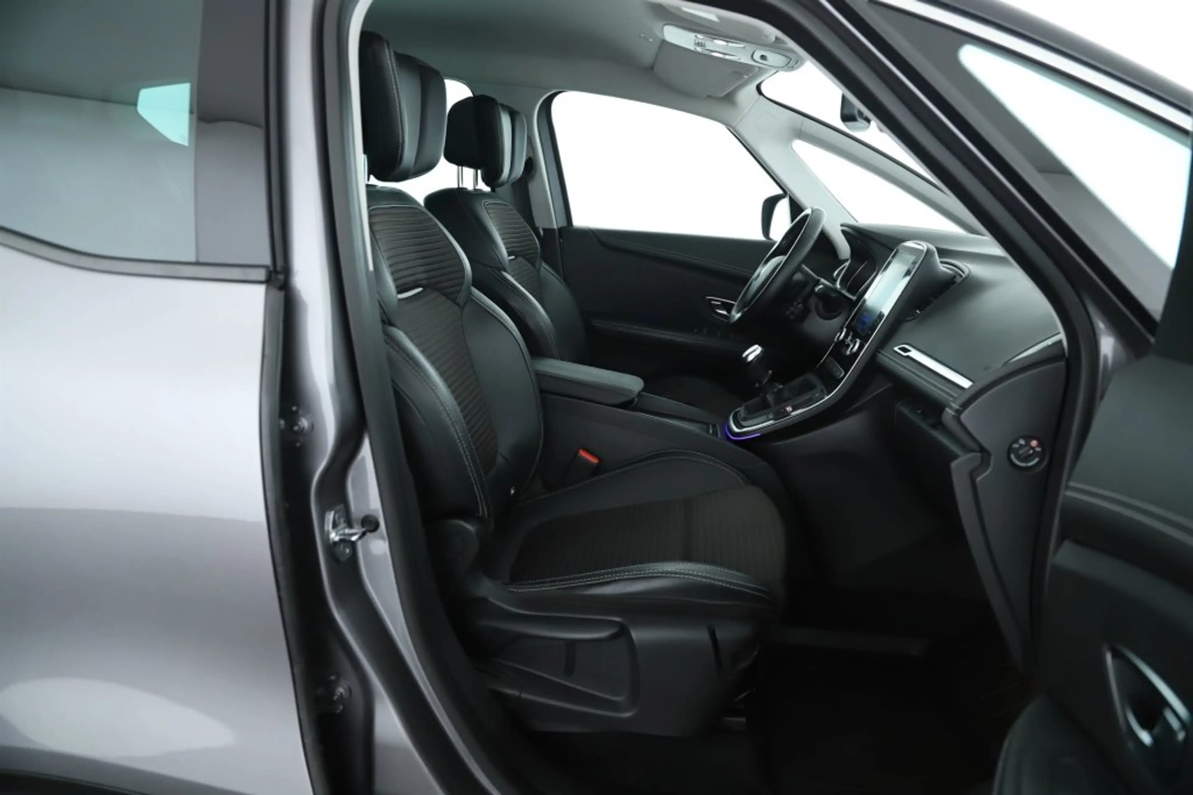 Renault Scenic Energy TCe 130 BOSE NAVI TELEFON NUR 66.600KM — photo 13