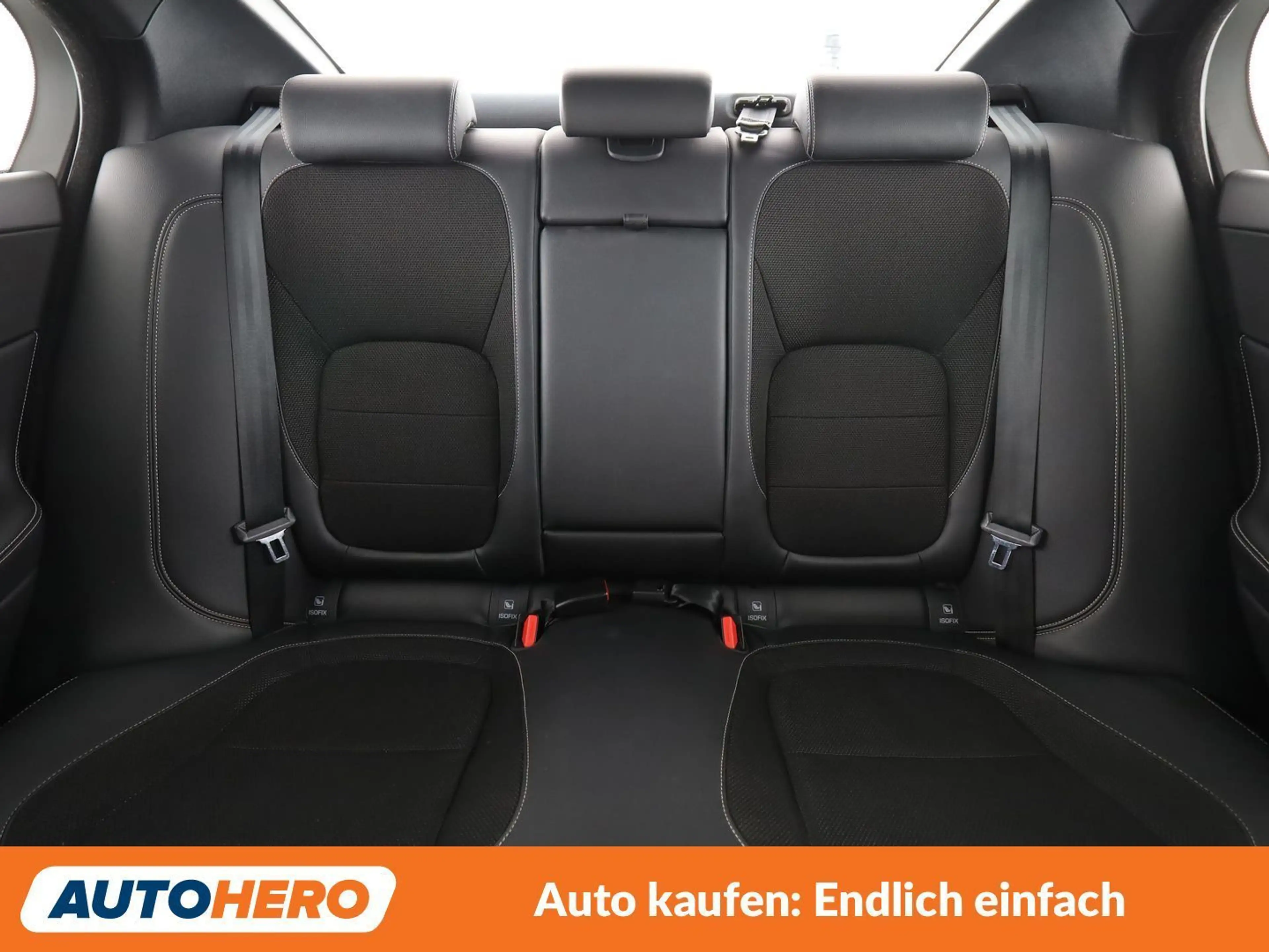 Jaguar XE 20d R-Sport — photo 15