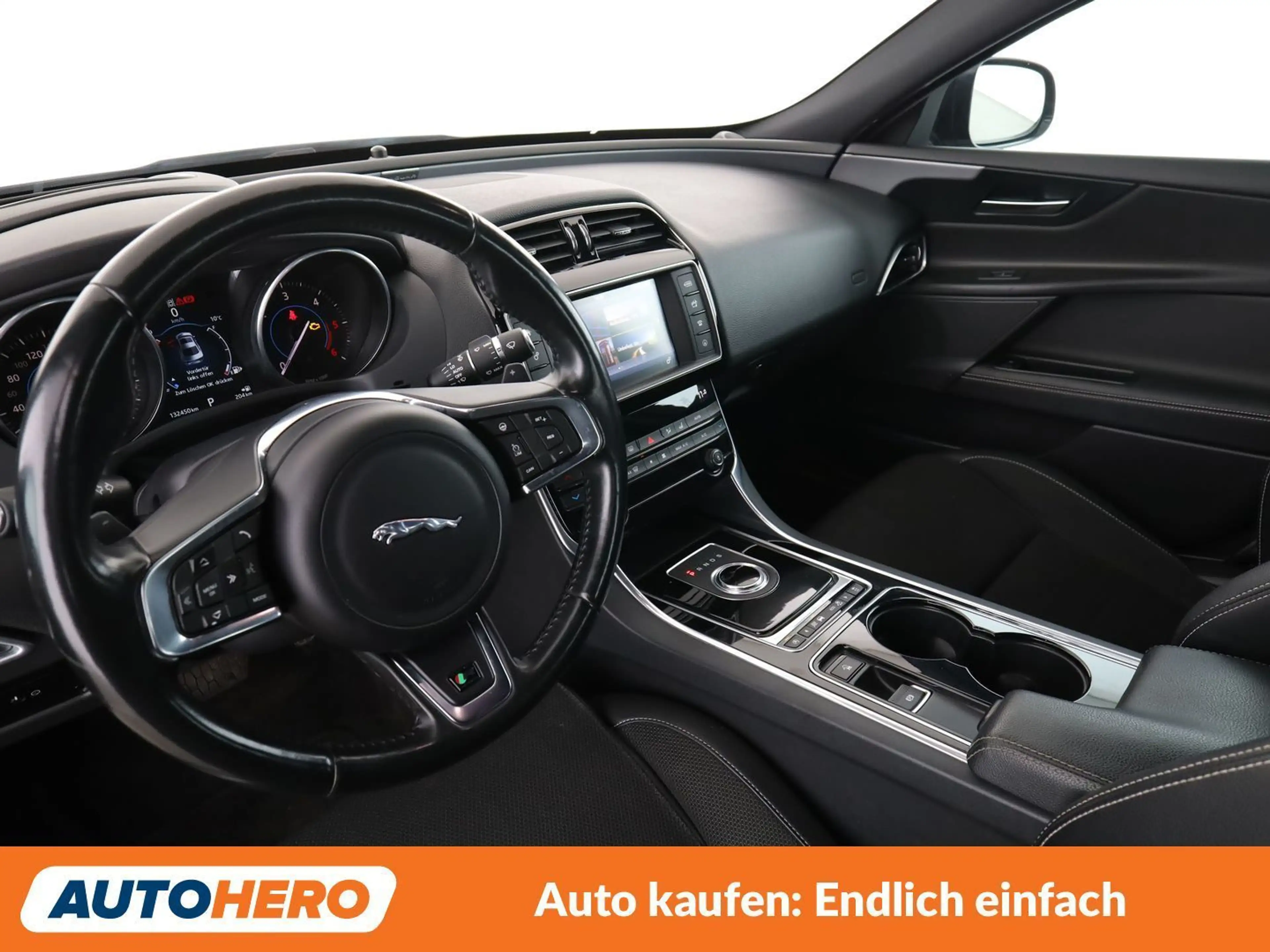 Jaguar XE 20d R-Sport — photo 11