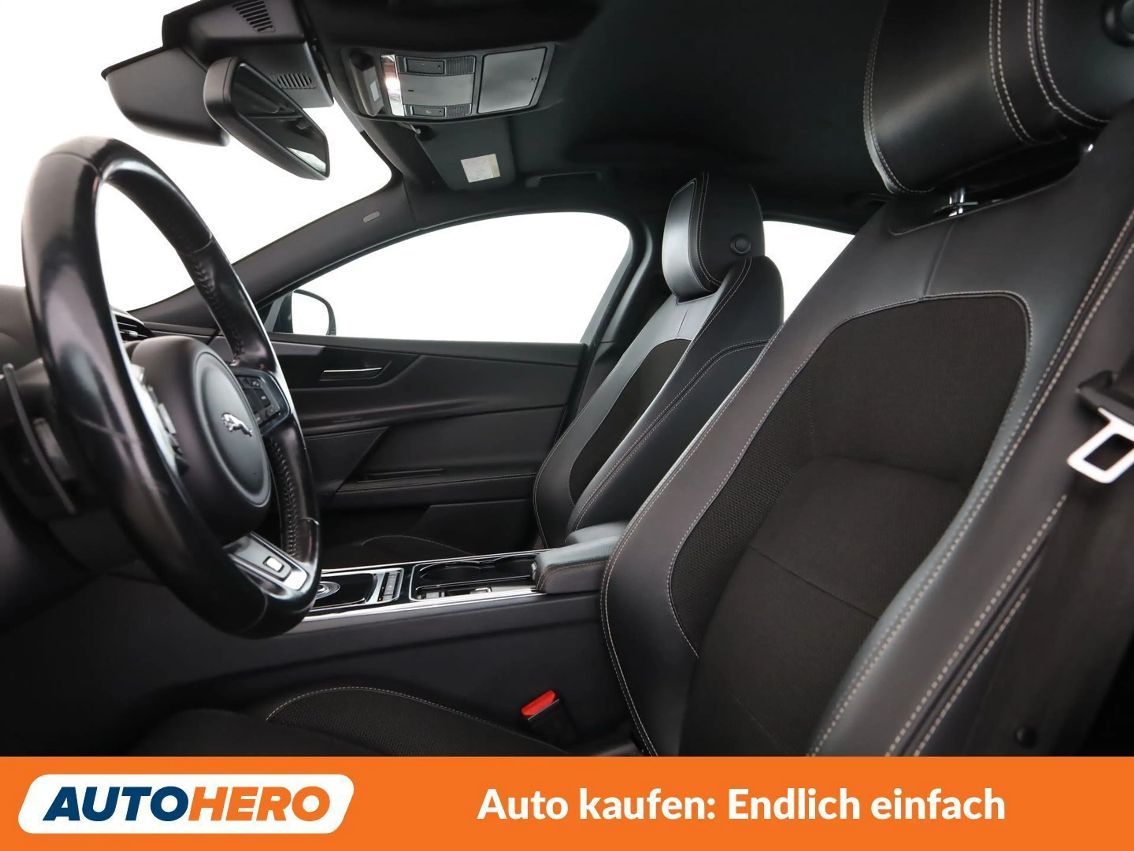 Jaguar XE 20d R-Sport — photo 10