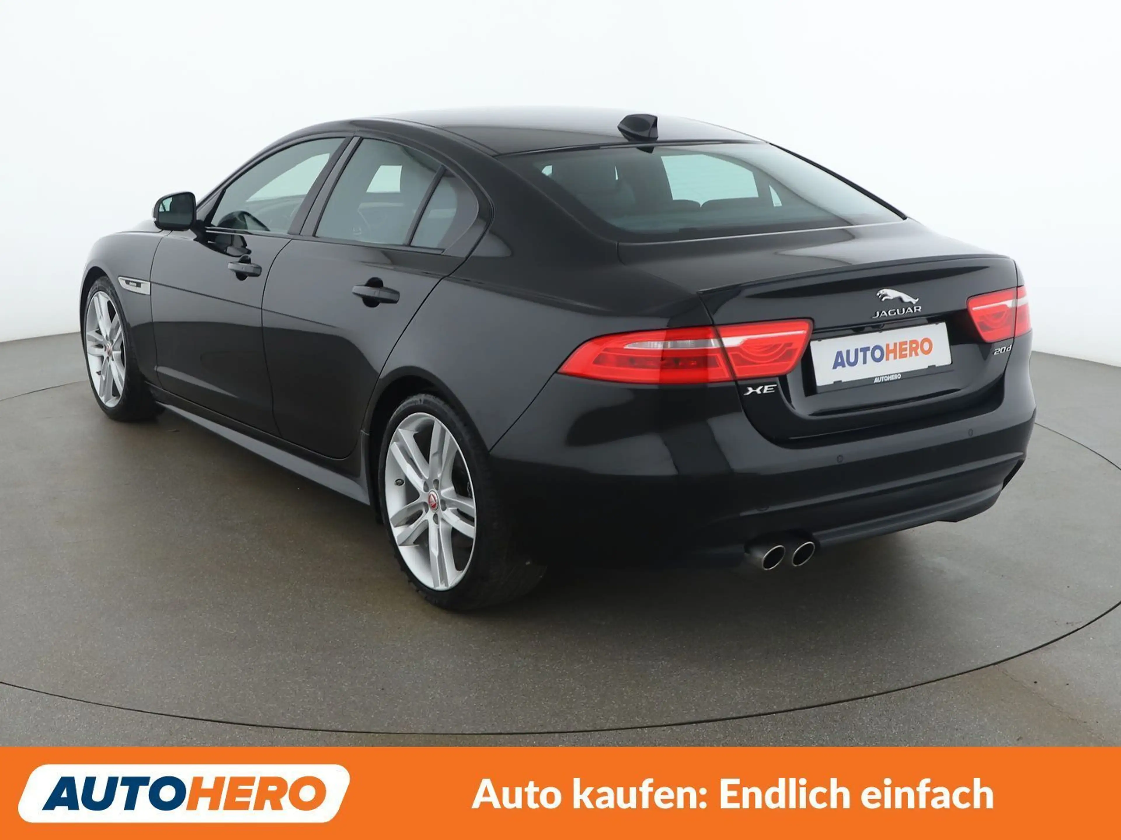 Jaguar XE 20d R-Sport — photo 4