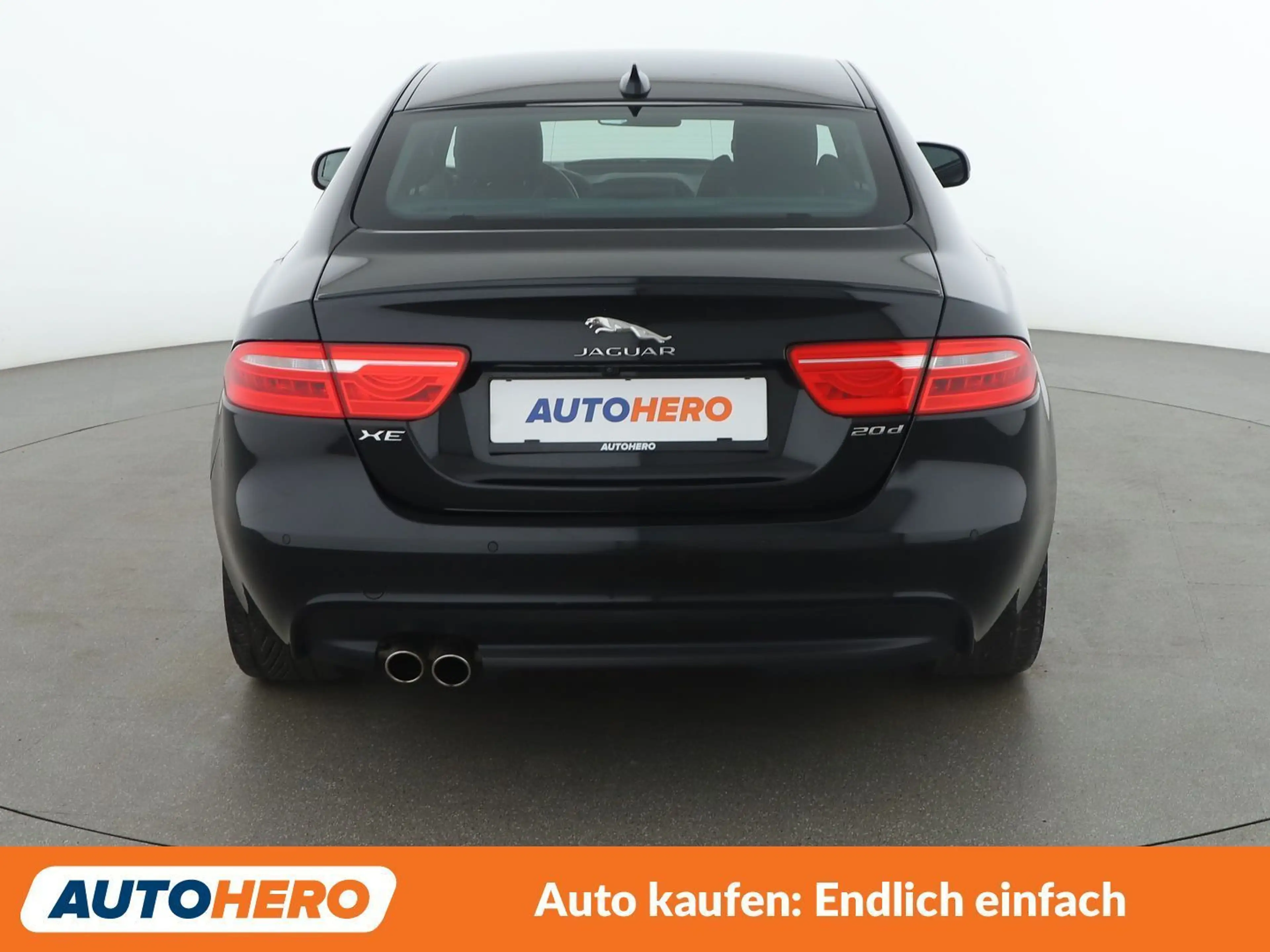 Jaguar XE 20d R-Sport — photo 5
