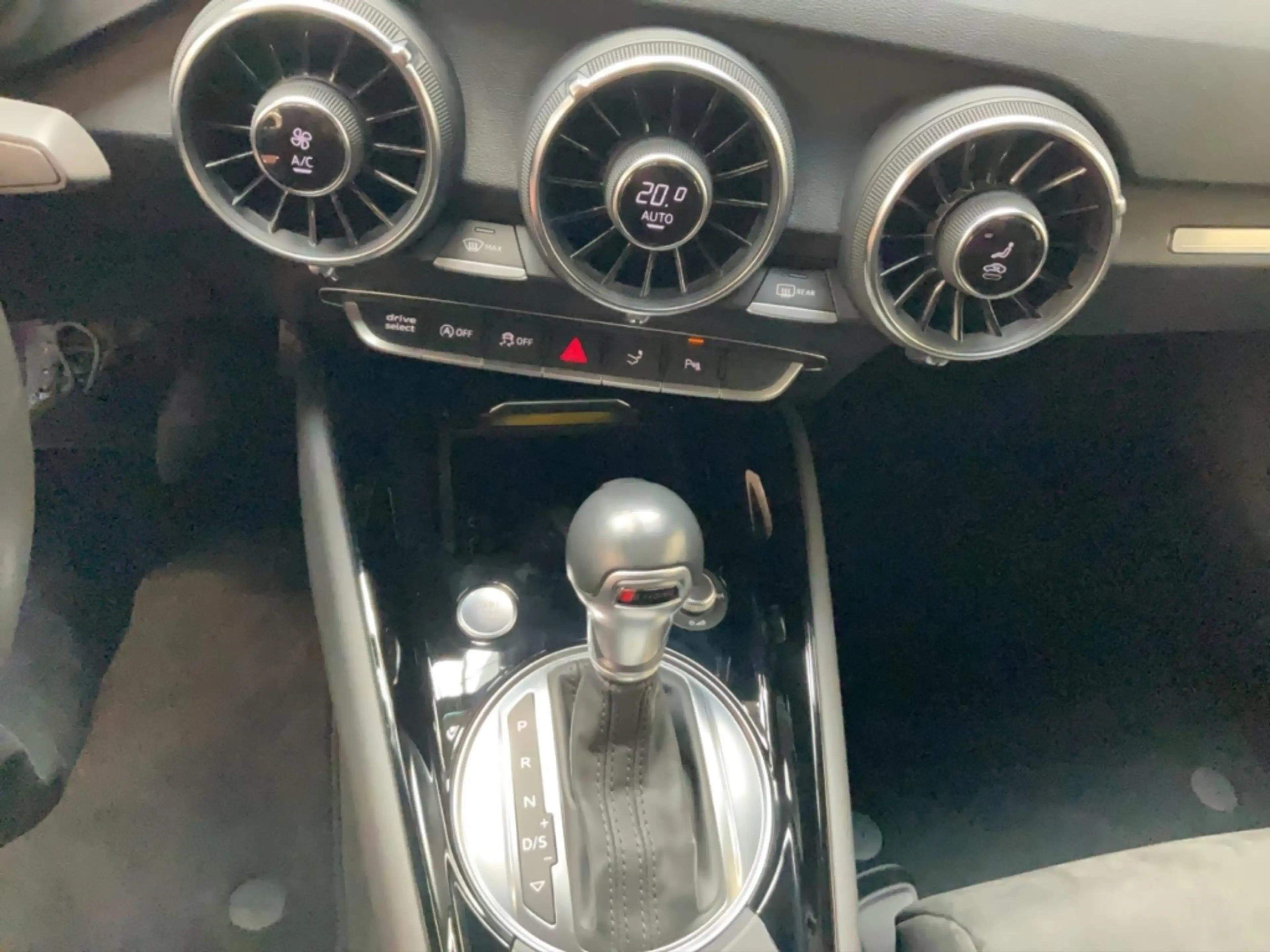 Audi TT Roadster 45 2.0 TFSI Alu LED Navi Optik-Paket Temp — photo 15