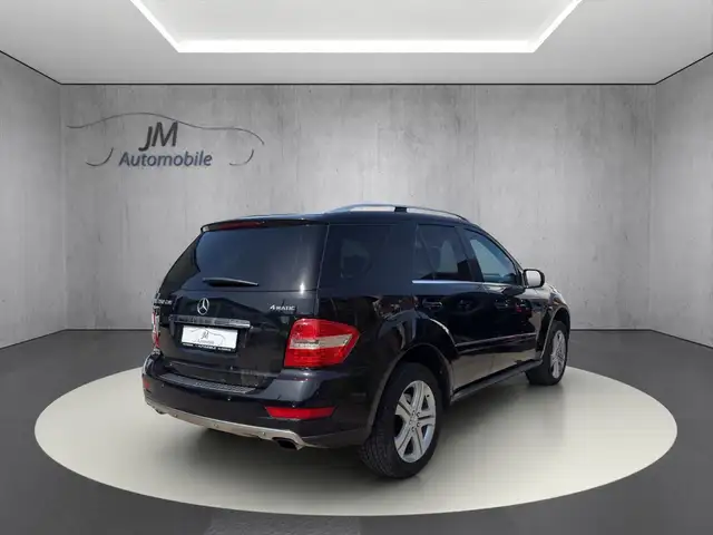 Mercedes-Benz M-Class view 7