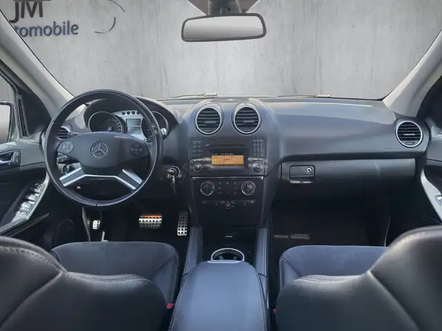 Mercedes-Benz M-Class view 13
