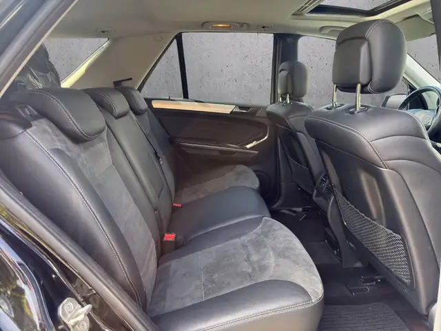 Mercedes-Benz M-Class view 11