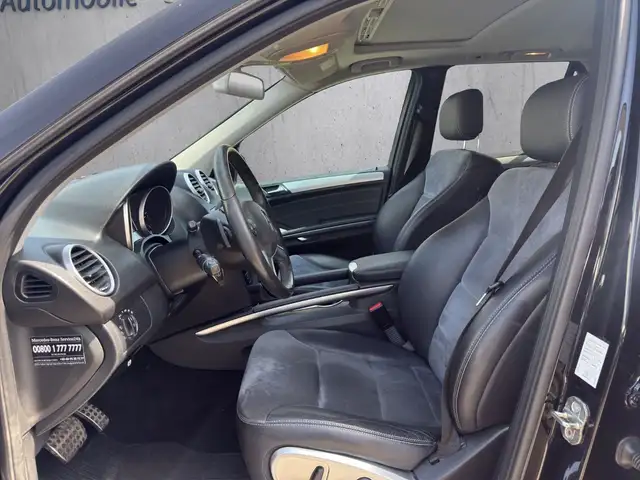 Mercedes-Benz M-Class view 9