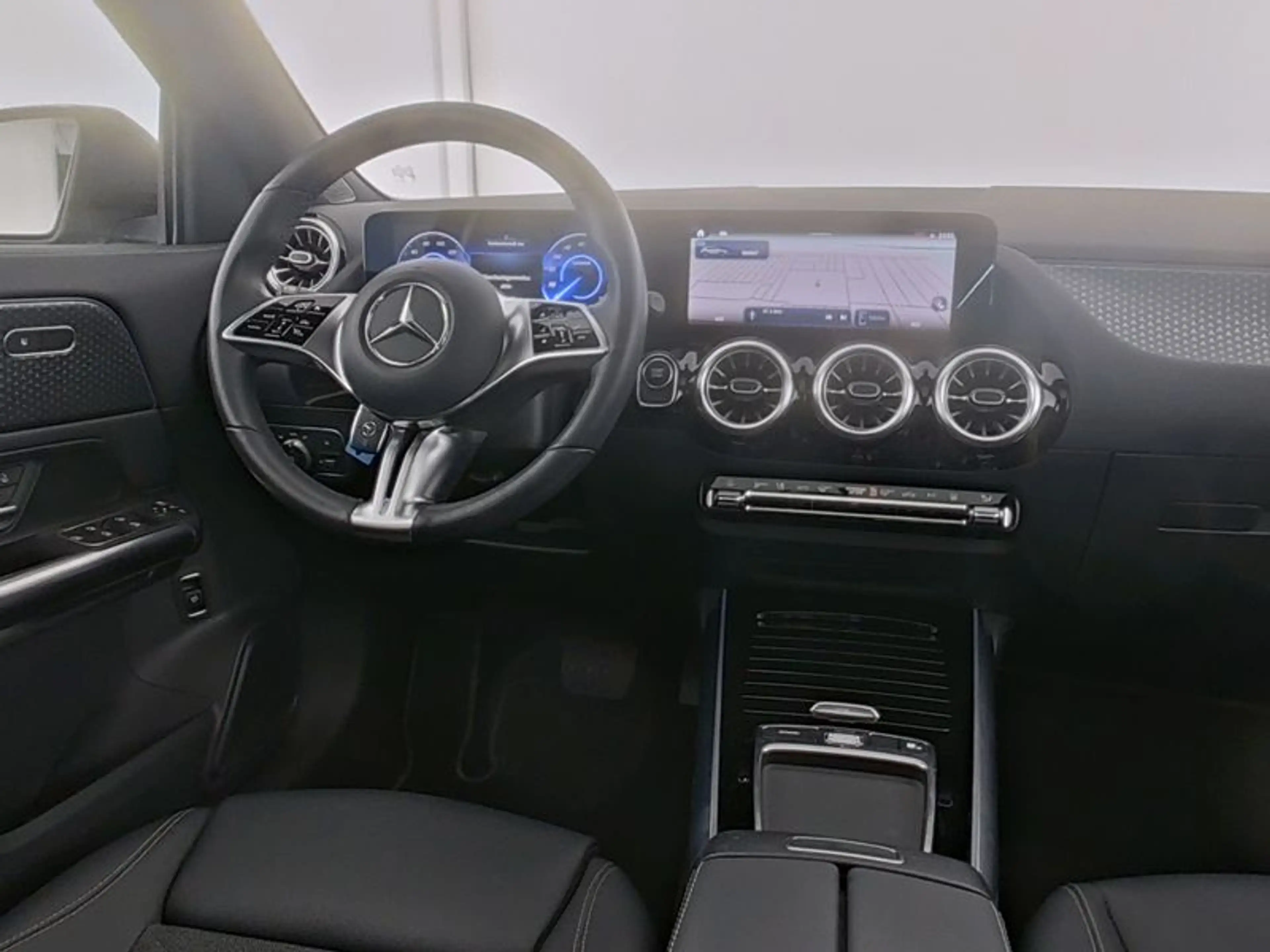 Mercedes-Benz EQA 250 + , — photo 8