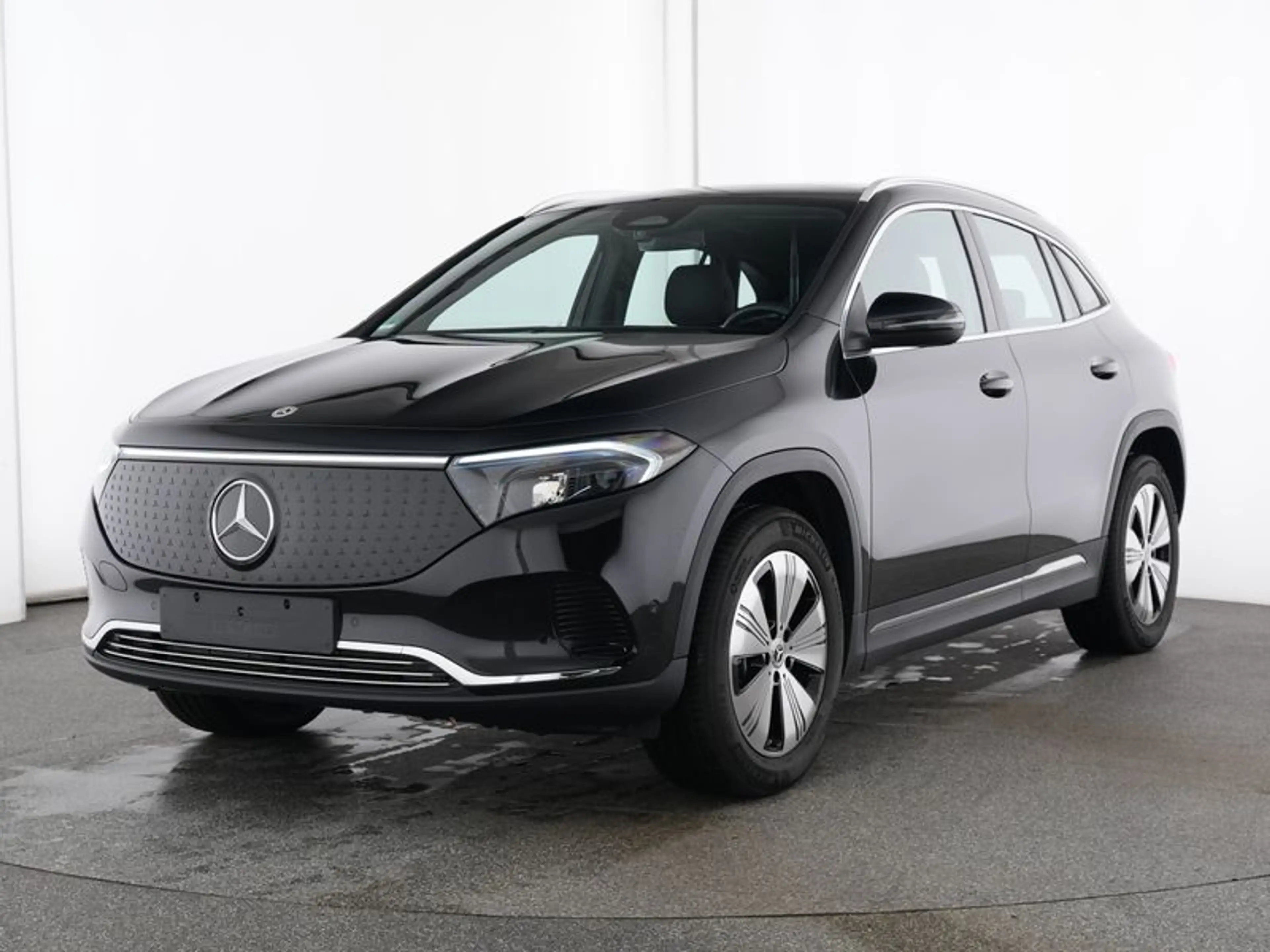 Mercedes-Benz EQA 250 + , — photo 2