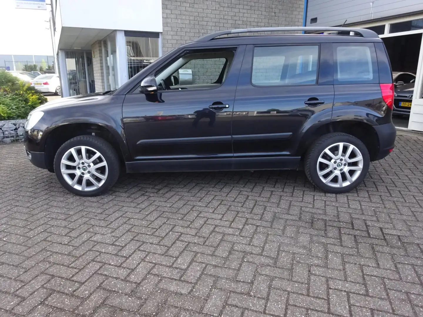 Skoda Yeti 1.2 TSI Ambition Zwart - 2