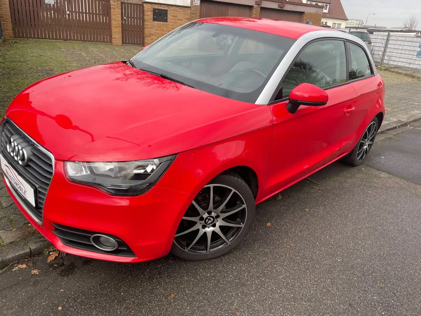 Audi A1 attraction Rot - 1
