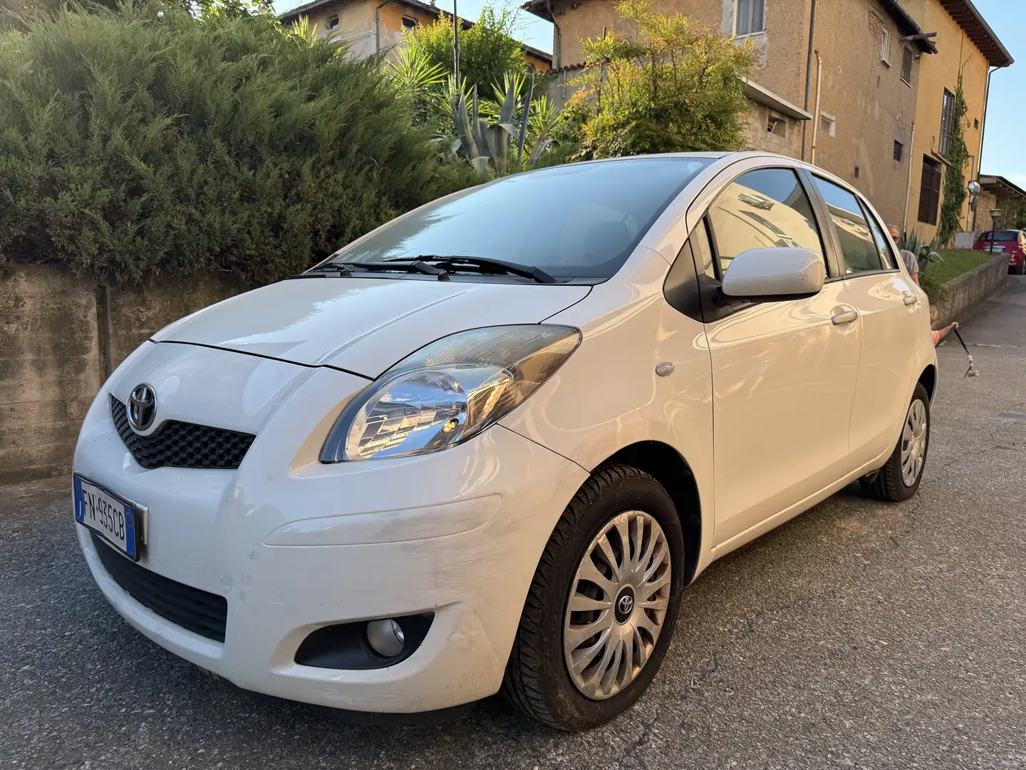 Toyota Yaris 1.33 VVT-i Sol - 1