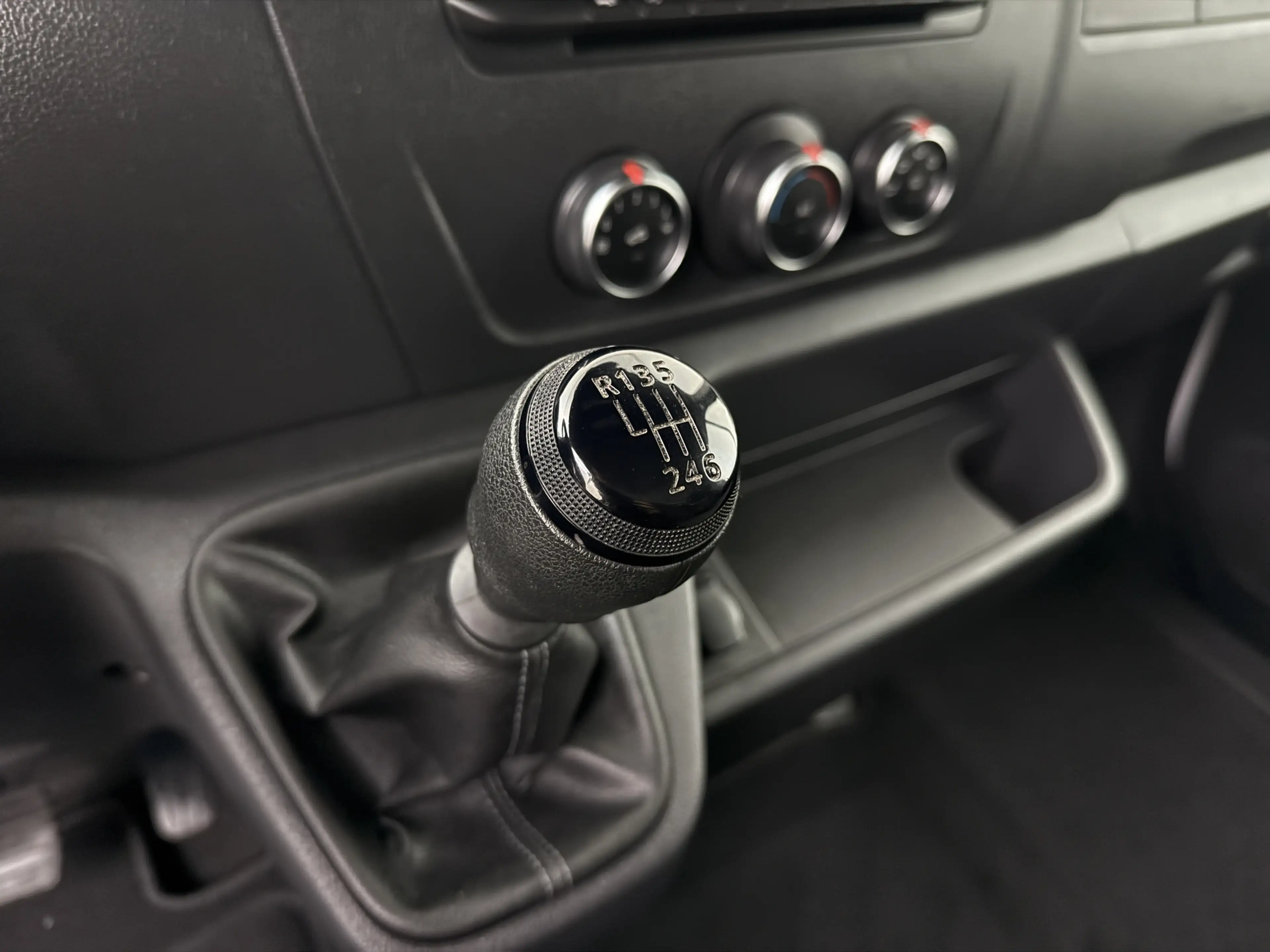 Nissan Interstar 2.3DCI 165PK Dubbellucht Bakwagen+Laadklep | Daksp — photo 16