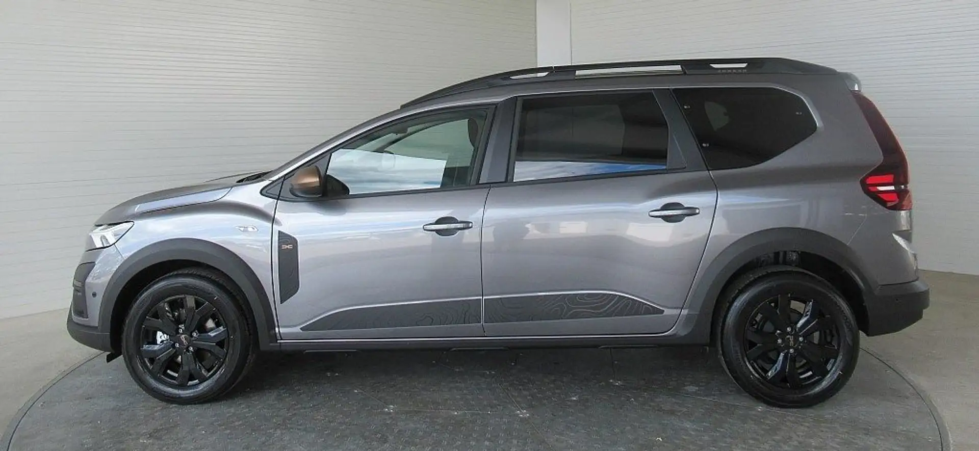 Dacia Jogger 1.0 TCe GPL 100 CV Šedá - 2