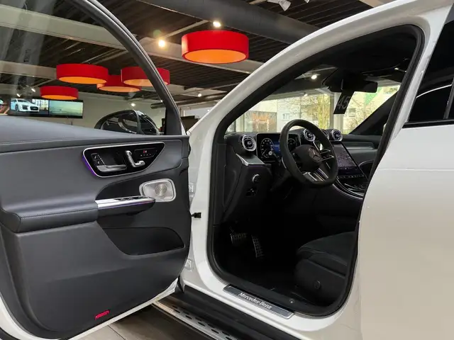 Mercedes-Benz GLC view 10