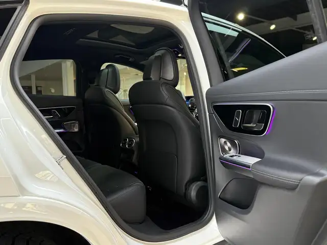 Mercedes-Benz GLC view 12