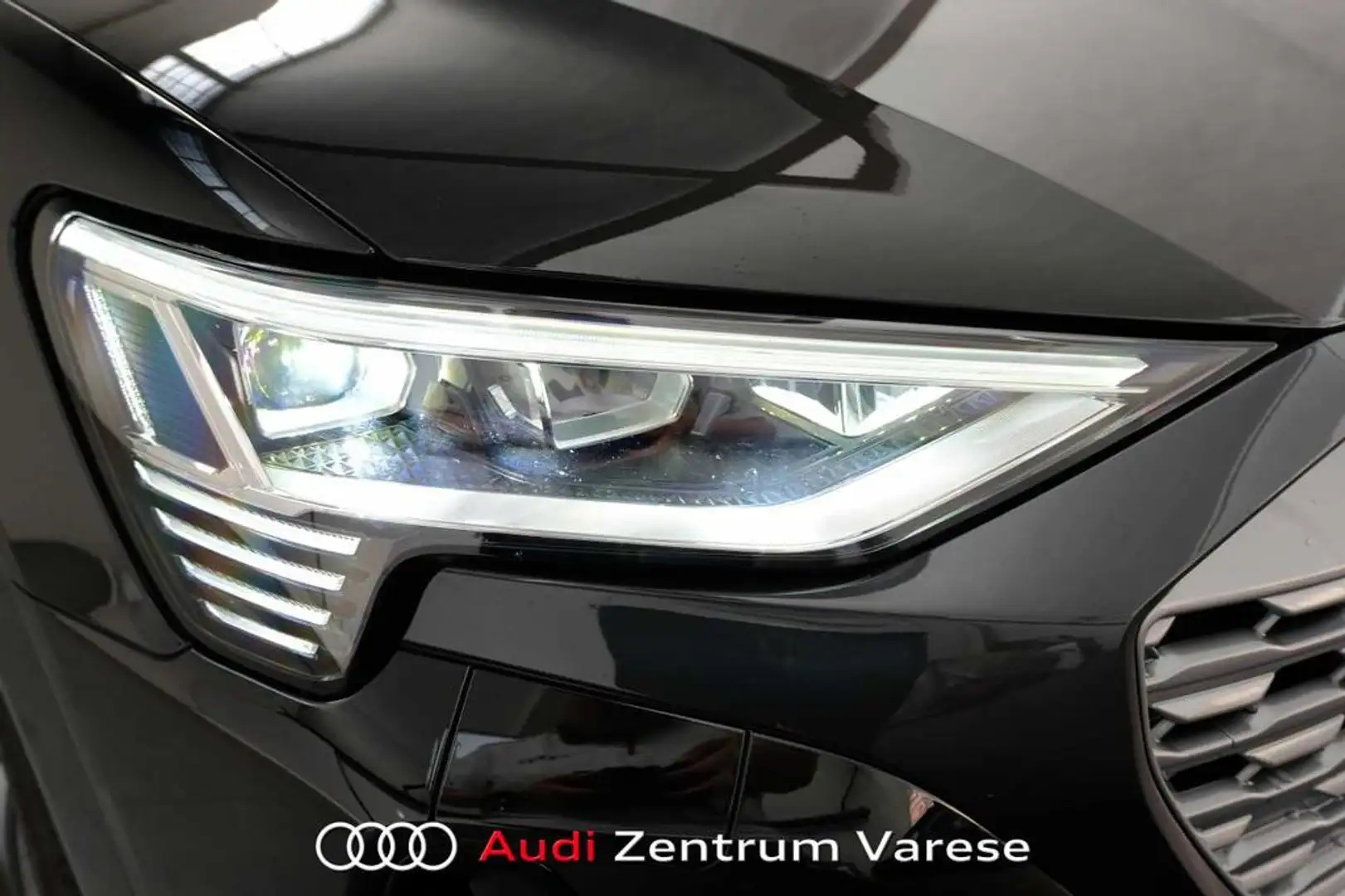 Audi Q8 e-tron 55 quattro Schwarz - 2